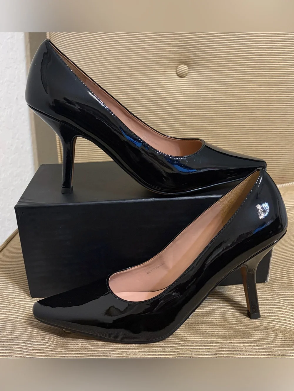 NWT Linea Paolo Polina Women's Black Patent Leather Pumps - Size 8.5